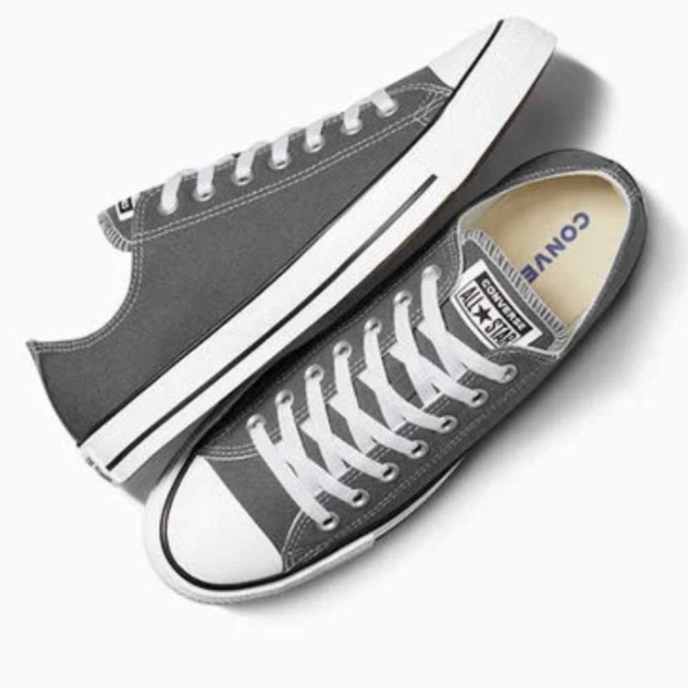 🌟 CONVERSE: Gray Chuck Taylors- W Size 8/M size 7 EUC